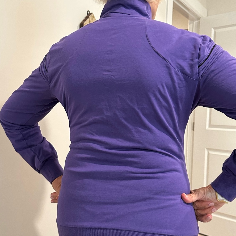 Tracksuit set - Picture 2 of 10